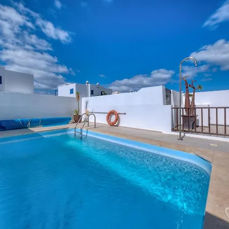 Casa de Férias Sunset-pool- 600m To The By Lanzarote Playa Blanca (Lanzarote)